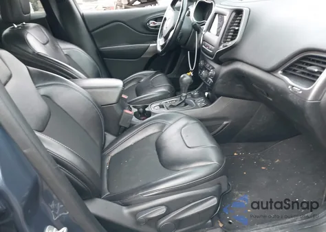 2021 Jeep Cherokee Latitude Plus 4X4 z USA, uszkodzony, nr VIN 1C4PJMLB0MD174360